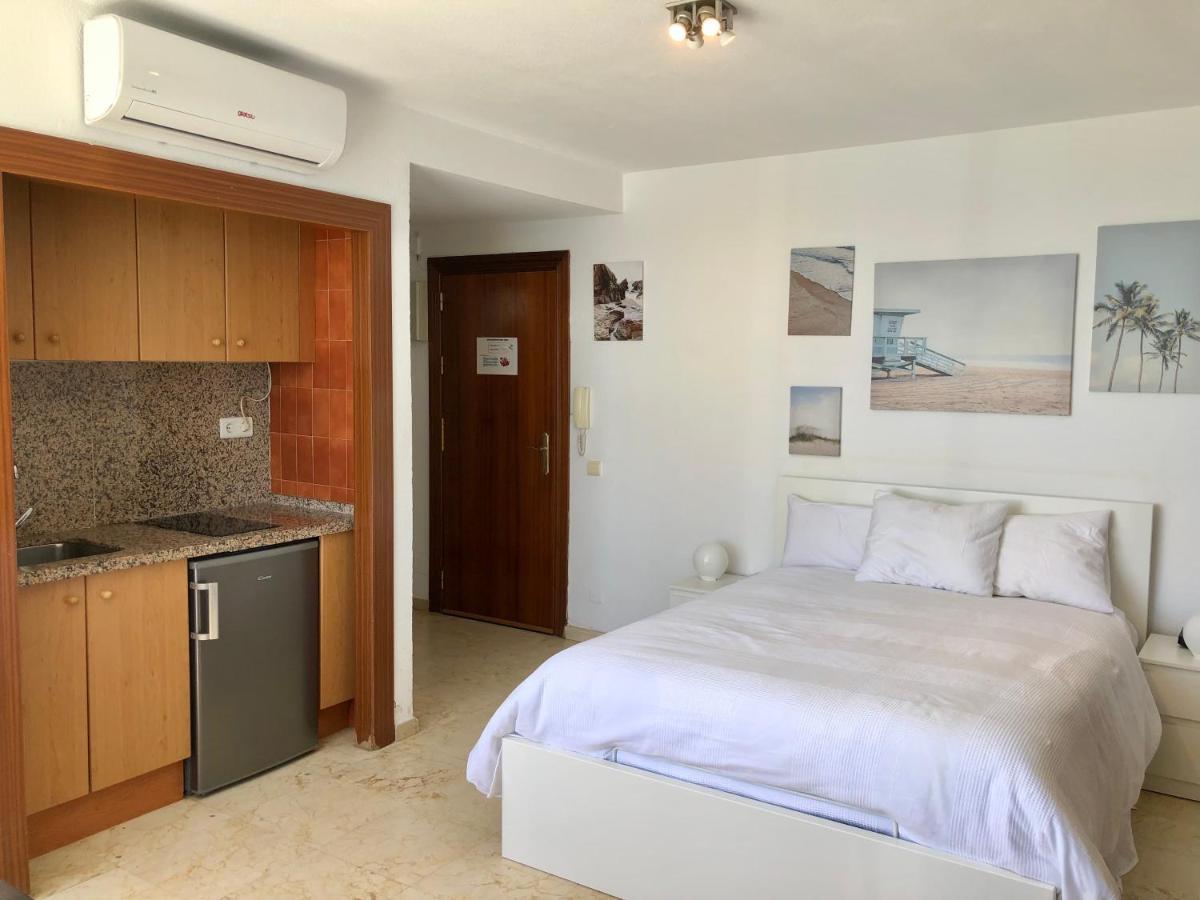 Apartamentos La Roca Costa Del Sol トレモリノス エクステリア 写真